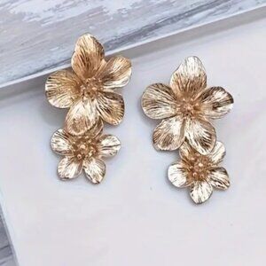 Women's Gold Metal Floral Flower Hanging Earrings